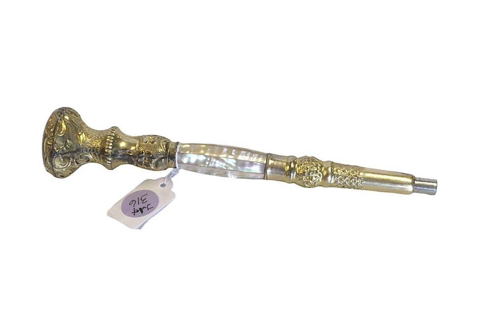 Lot 316: ANTIQUE 1902 PARASOL HANDLE MOP & GILT