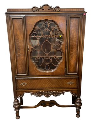 ANTIQUE AMERICAN FRETWORK CHINA CABINET / DISPLAY. Antique American walnut 1 door with ornate 