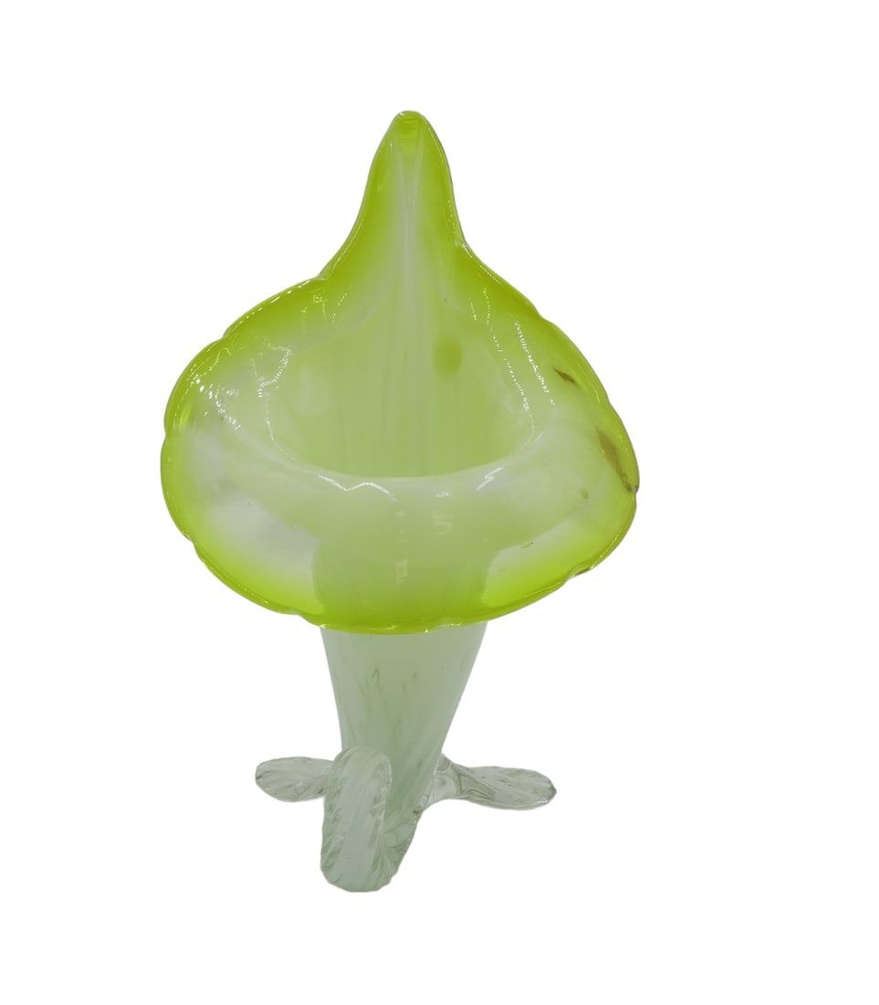 Lot 43: VINTAGE MURANO BLOWN ART GLASS CORNUCOPIA VASE