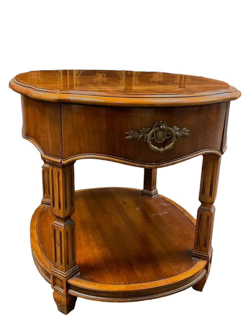 VINTAGE 1971 THOMASVILLE END TABLE. Vintage 1971 Thomasville Furniture End Table. Oval with 