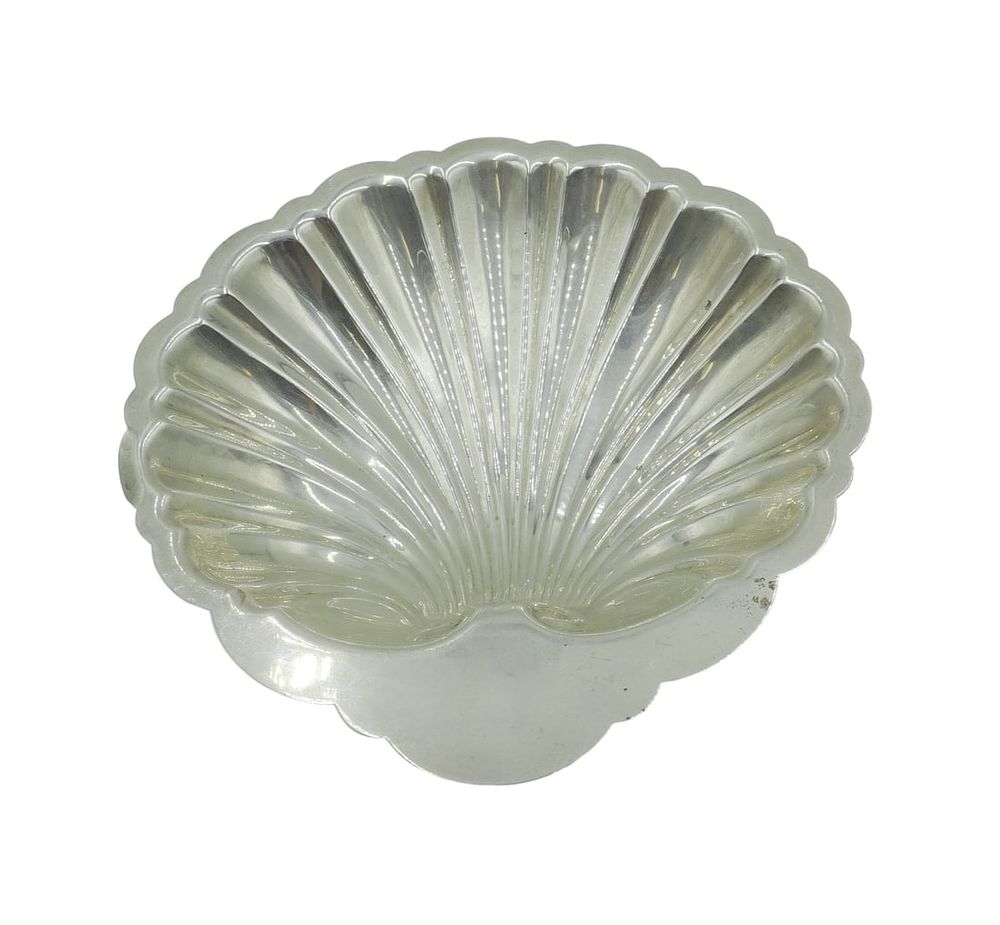 VINTAGE STERLING SILVER SHELL BOWL. Vintage Sterling Silver Shell Bowl. Marked Sterling. 