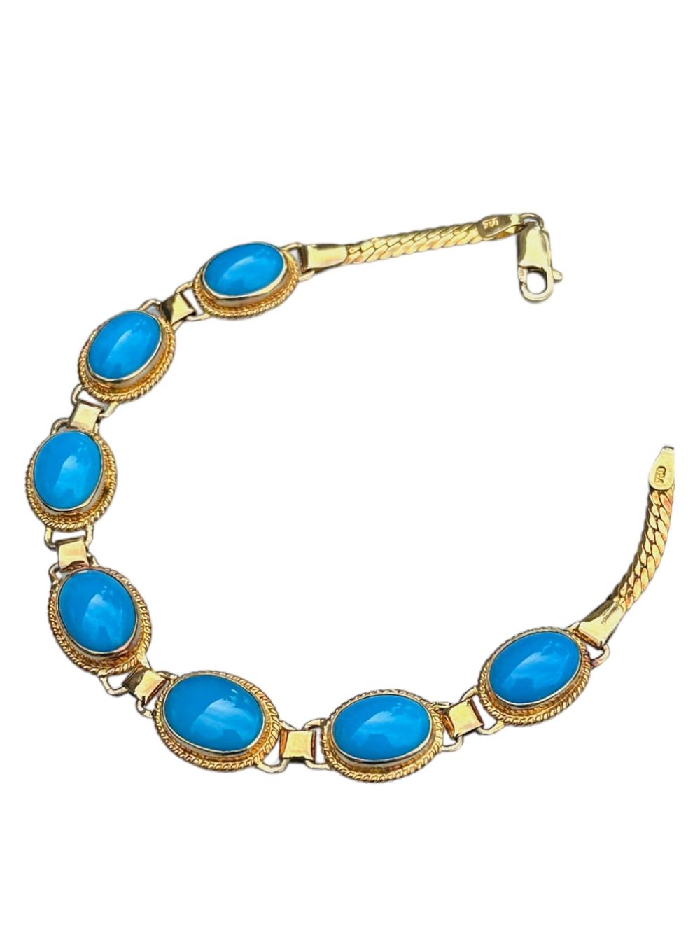 Lot 94: VINTAGE 18K GOLD PERSIAN BLUE STONE BRACELET