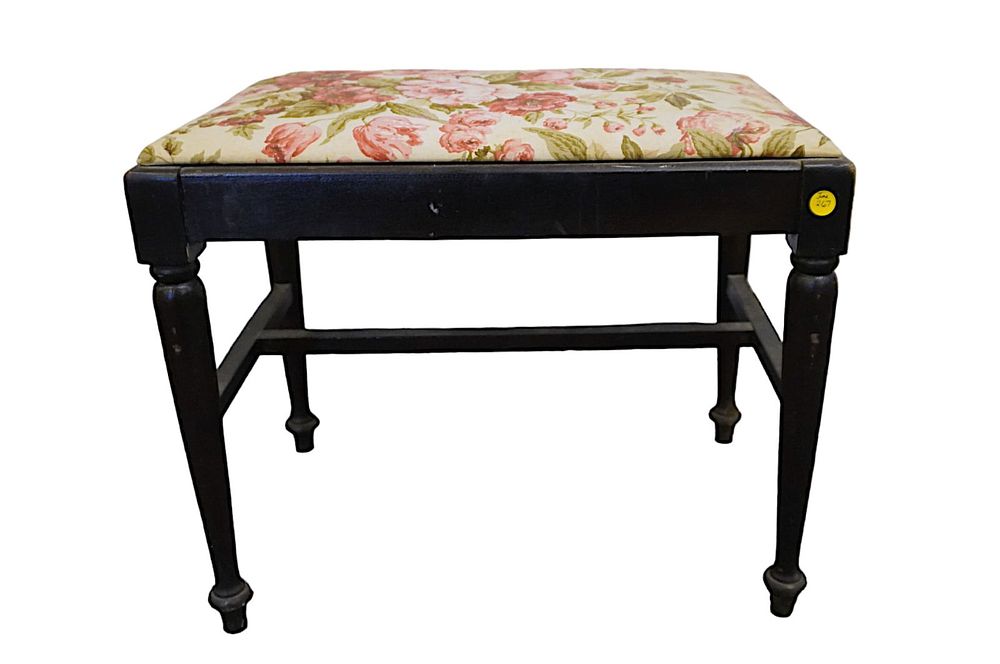 Lot 267: ANTIQUE PIANO / VANITY BENCH