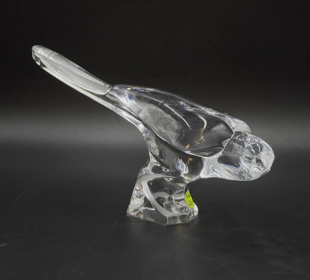 Lot 281: LARGE DAUM CRYSTAL BIRD SIGNED