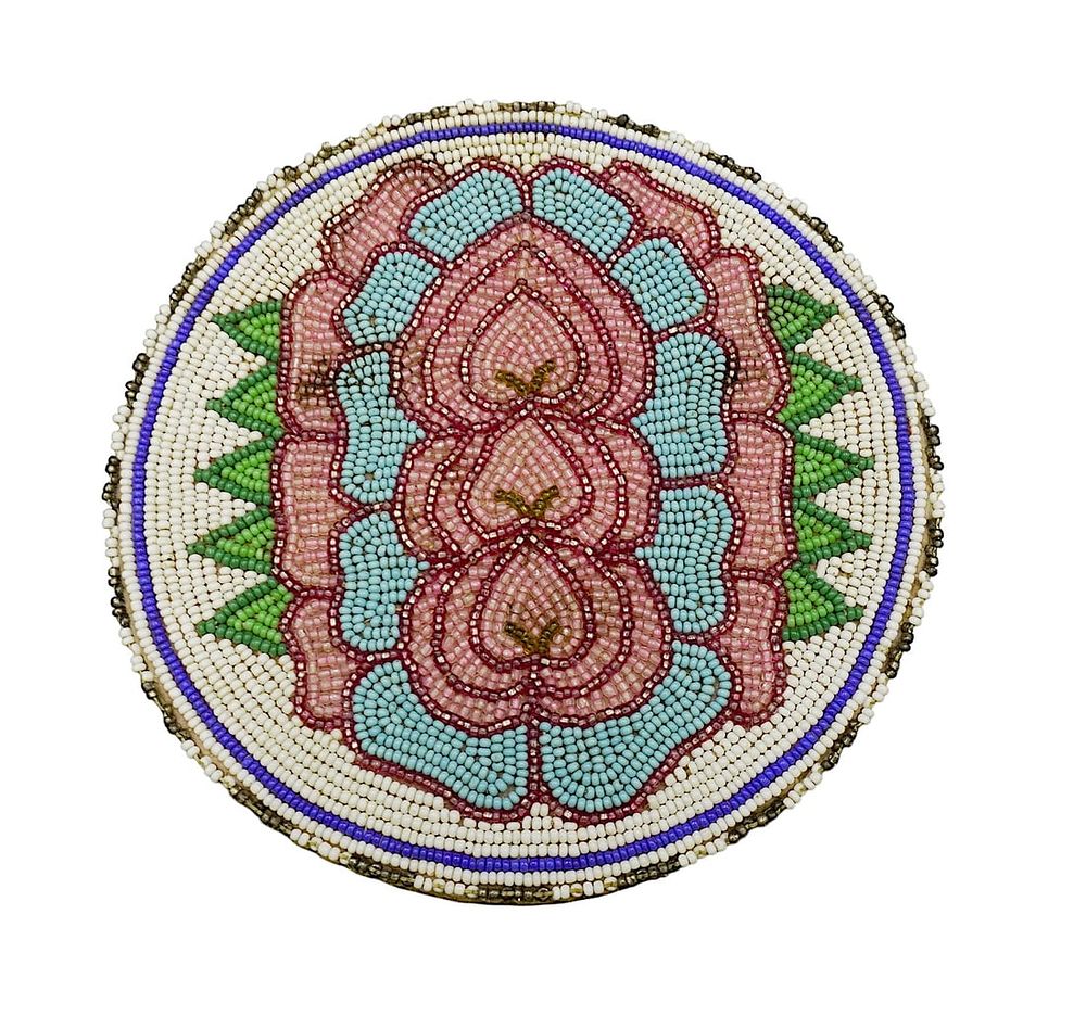Lot 317: NATIVE BEADED MEDALLION