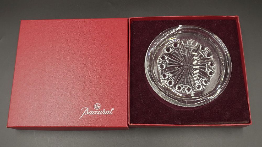 Lot 34: BACCARAT CRYSTAL WINE COASTER IN ORIGINAL BOX