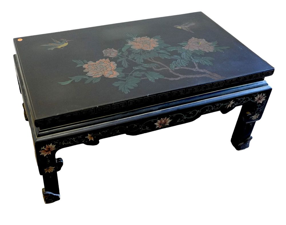 Lot 41: ASIAN BLACK LACQUER COFFEE TABLE