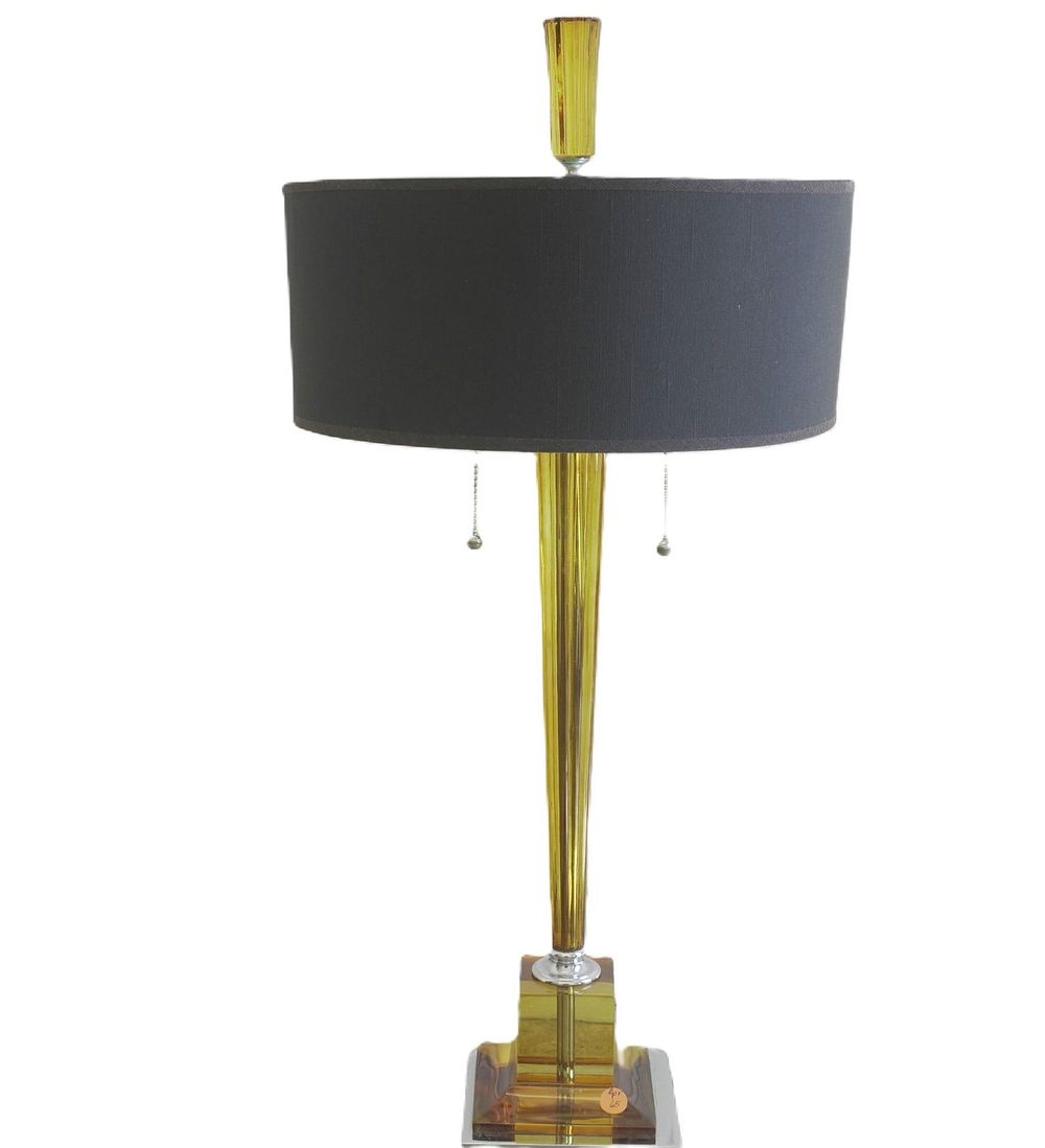 Lot 65: AMBER LUCITE TABLE LAMP DOUBLE BULB