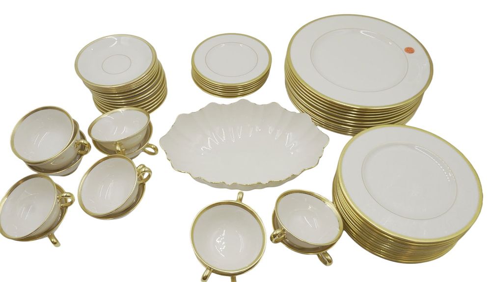 Lot 105: 60 PC LENOX TUXEDO SERVICE FOR 12