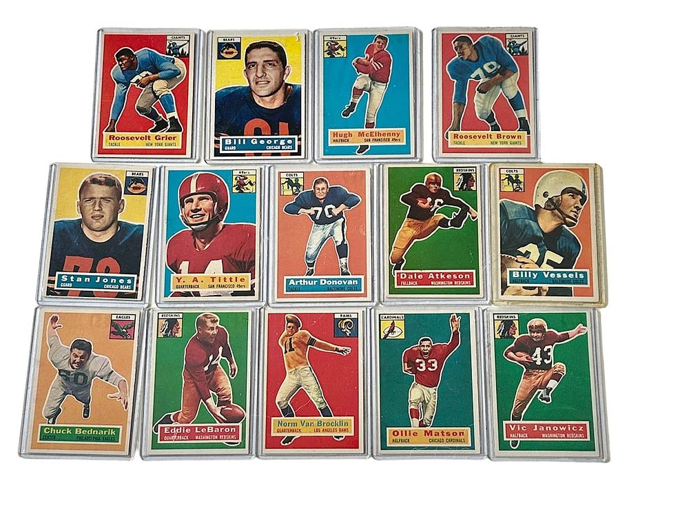 Lot 106: VINTAG TOPPS FOOTBALL TRADING CARDS