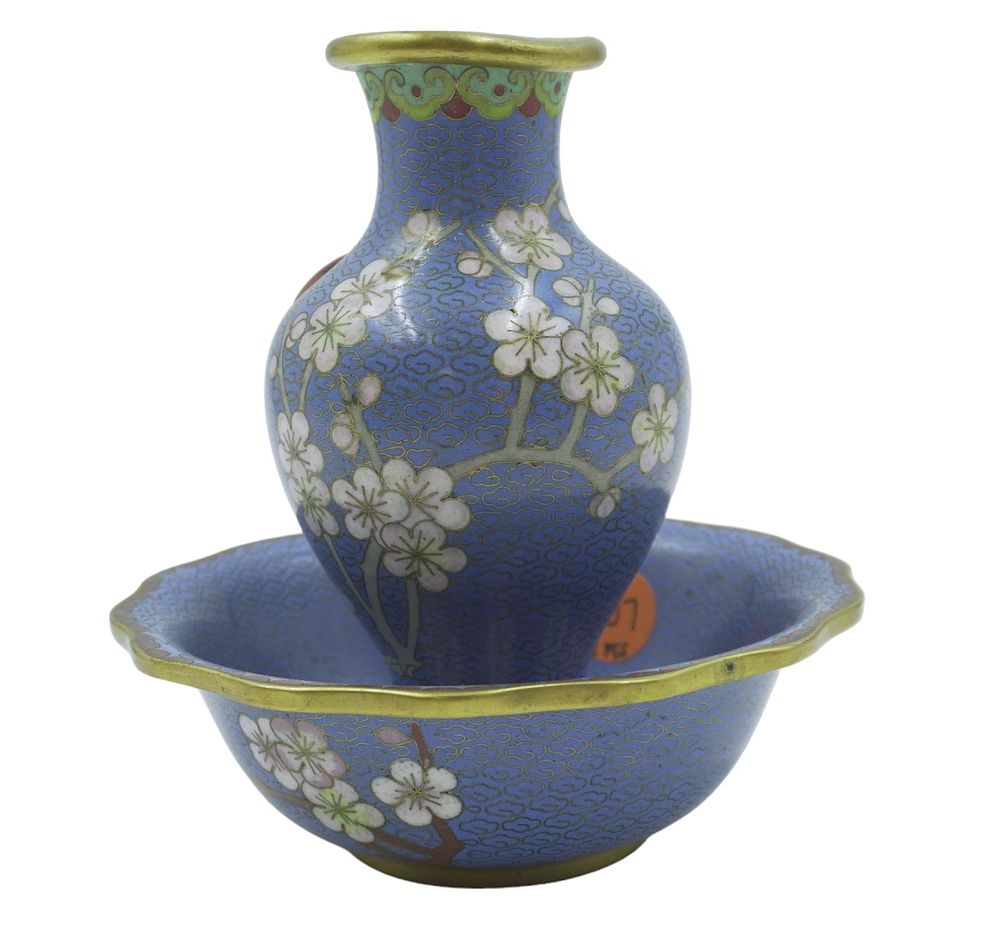 Lot 207: BEAUTIFUL SET OF BLUE JAPANESE CHERRY BLOSSOM CLOISONNE VASE AND BOWL
