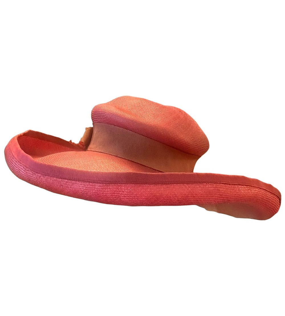Lot 215: 4 VINTAGE STRAW HATS