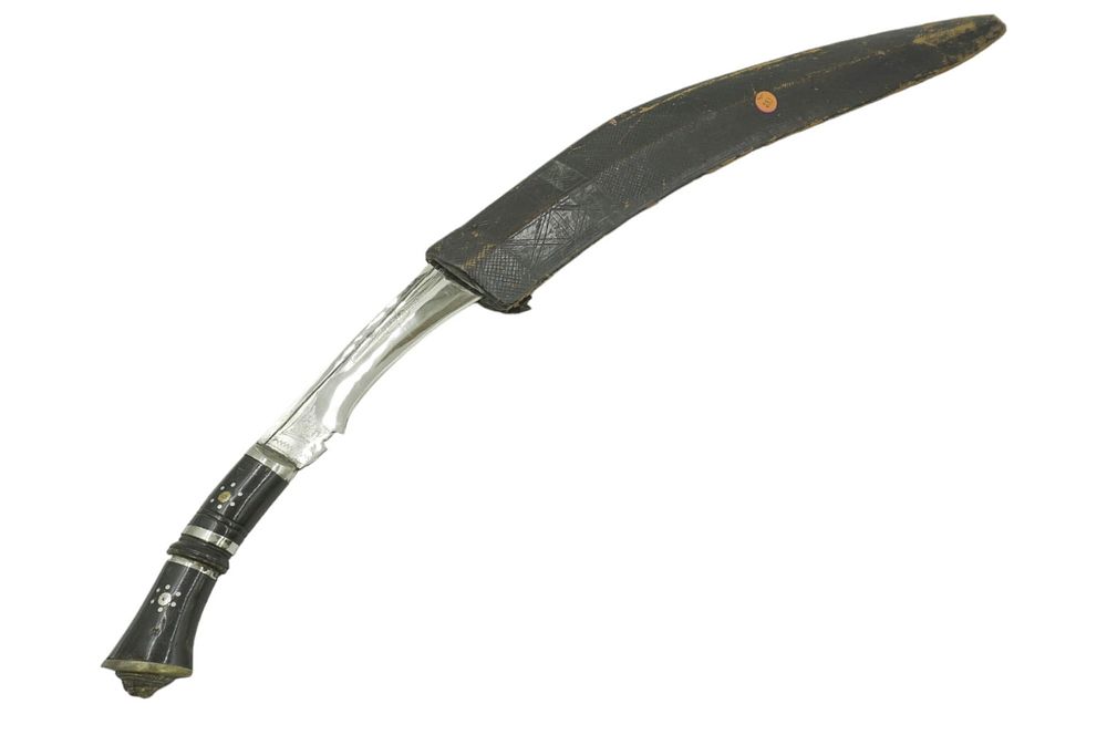 Lot 281: INDIAN KUKRI FIGHTING SWORD