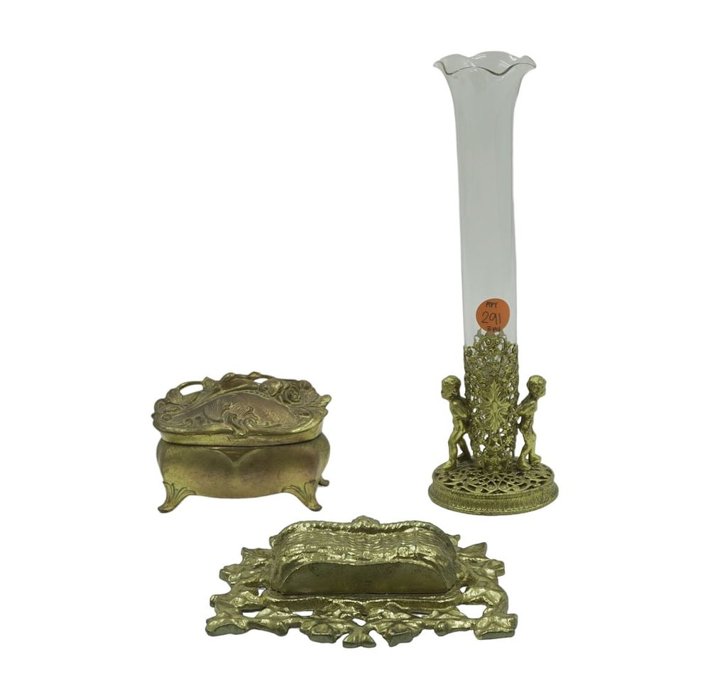 Lot 291: LOT VINTAGE AND ANTIQUE BRASS - 3 PIECES