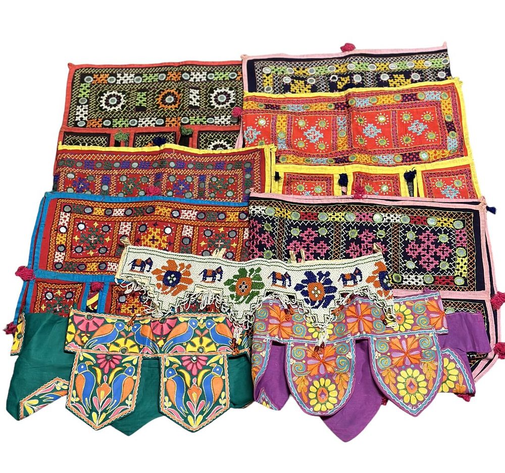 Lot 339: VINTAGE DECORATIVE EMBROIDERED FESTIVAL TORAN DOOR HANGINGS , INDIA - 8 PC
