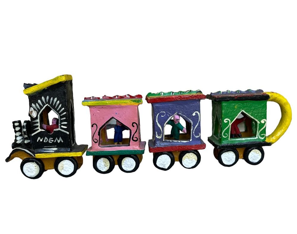 Lot 31: CANDELARIO MEDRANO (1918-1986) "EL TRAIN" MEXICAN FOLK ART
