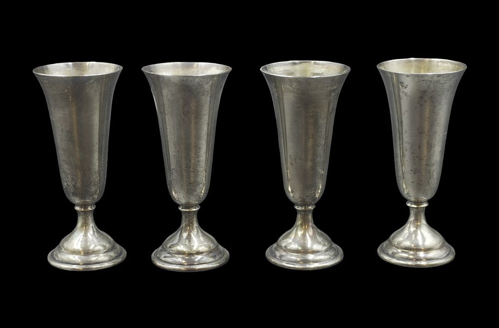 Lot 34: 4 STERLING SILVER CORDIALs