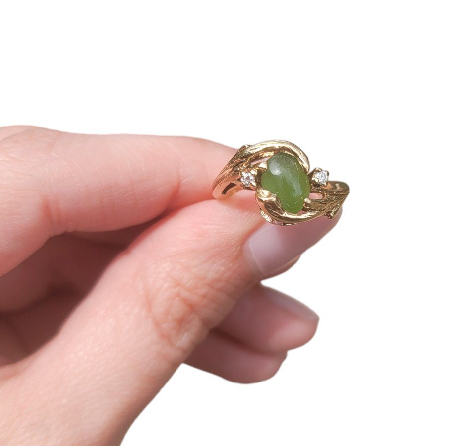 Lot 35: 10k JADE AND DIAMOND RING SIZE 3 1/2