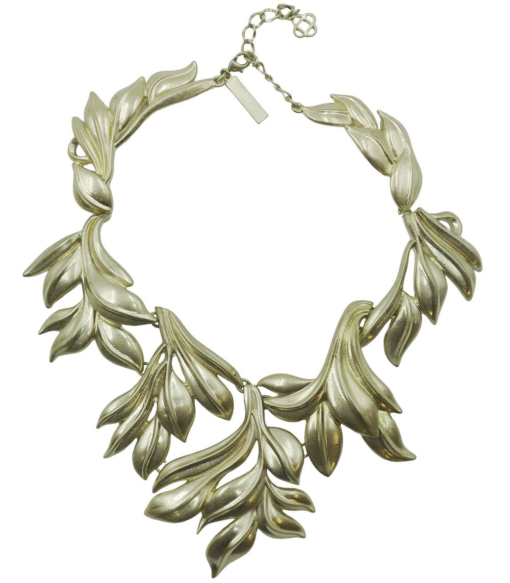 Lot 102: OSCAR DE LA RENTA LEAF COLLAR NECKLACE