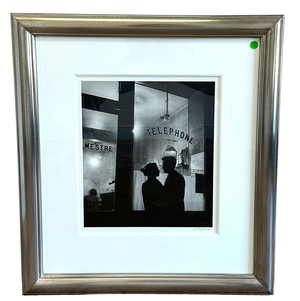 Lot 129: WILLY RONIS SIGNED MENILMONTANT (DEVANT CHEZ MESTRE)