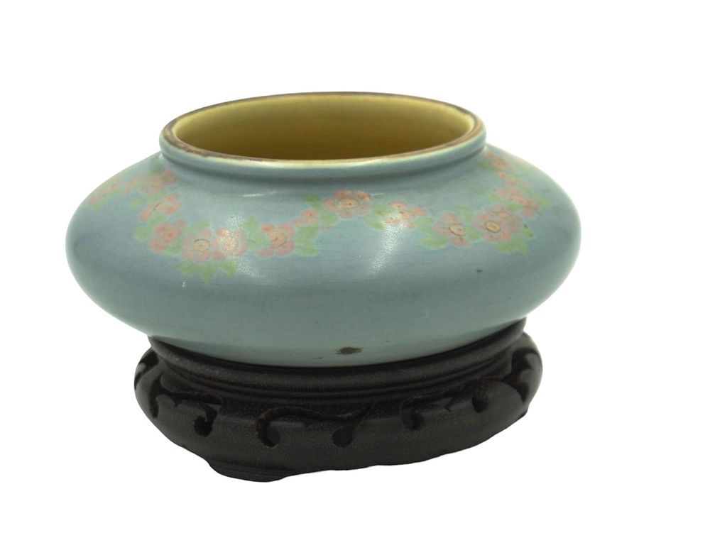 Lot 144: RARE ANTIQUE VERA TISCHLER FOR ROOKWOOD POTTERY VASE