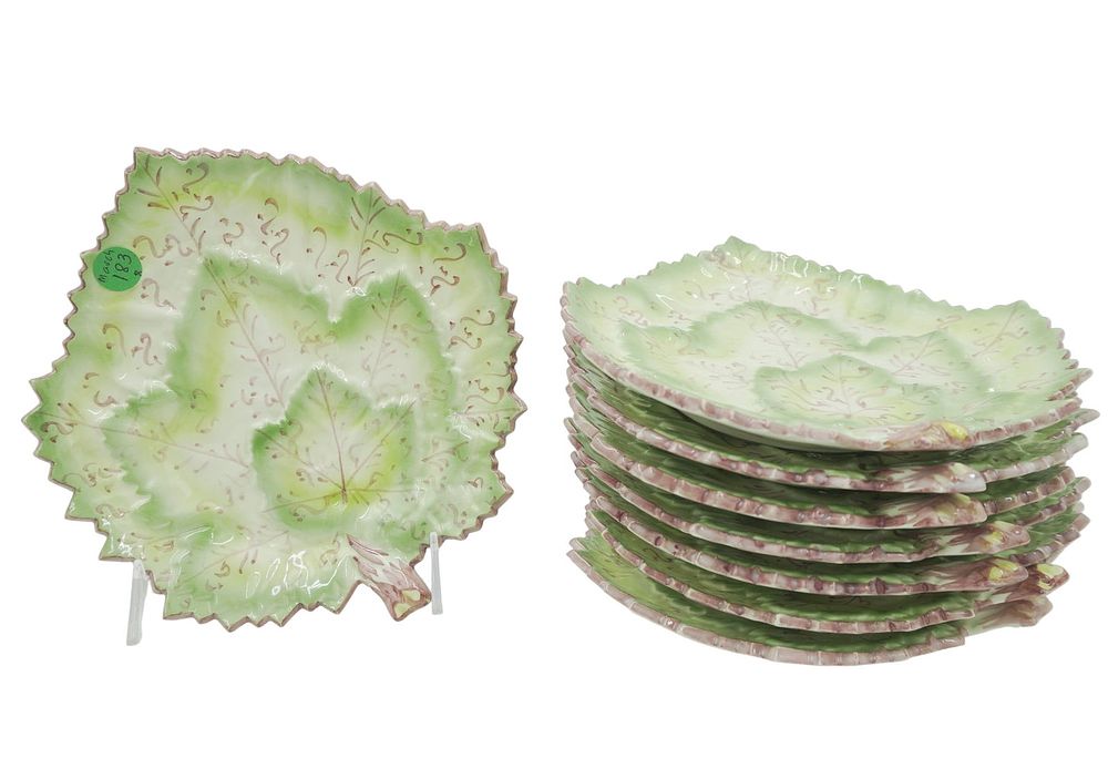 Lot 183: 8 FAIANCAS BELO MAJOLICA LEAF PLATES