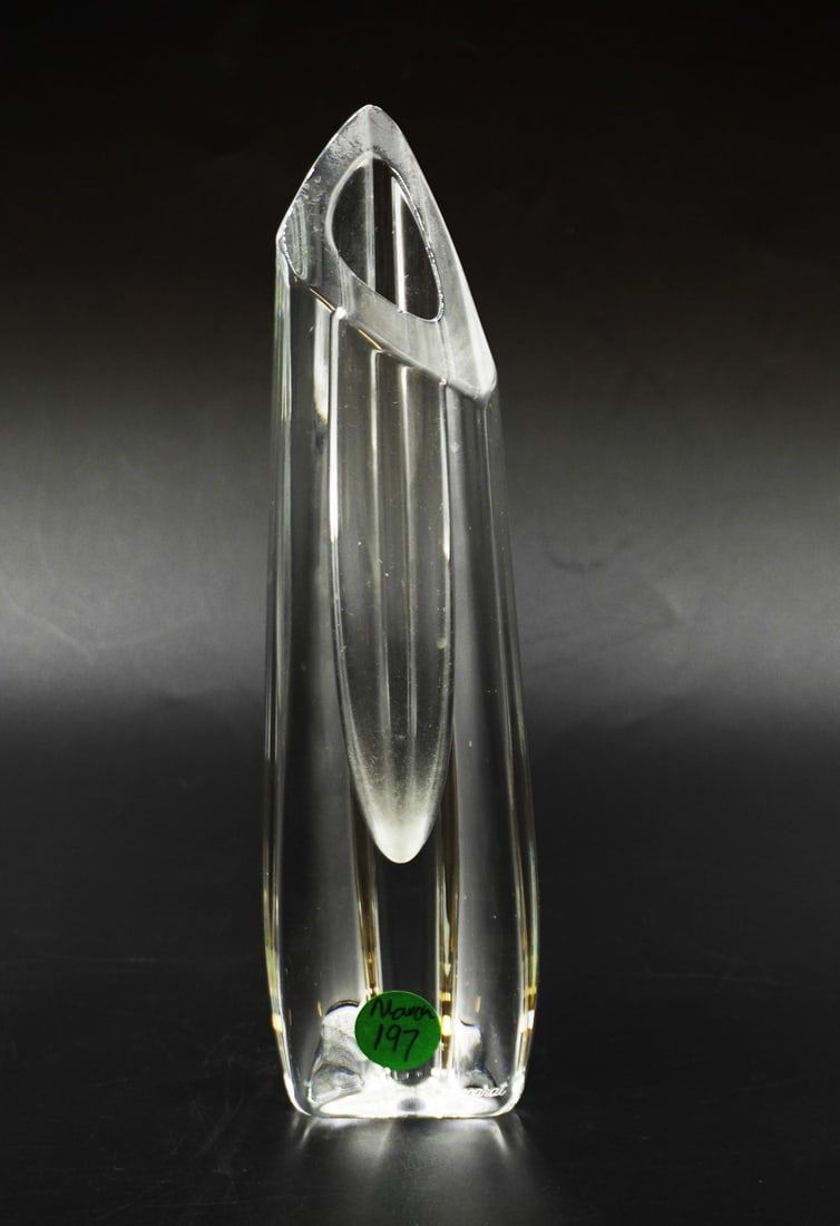 Lot 197: BACCARAT CRYSTAL VASE SIGNED