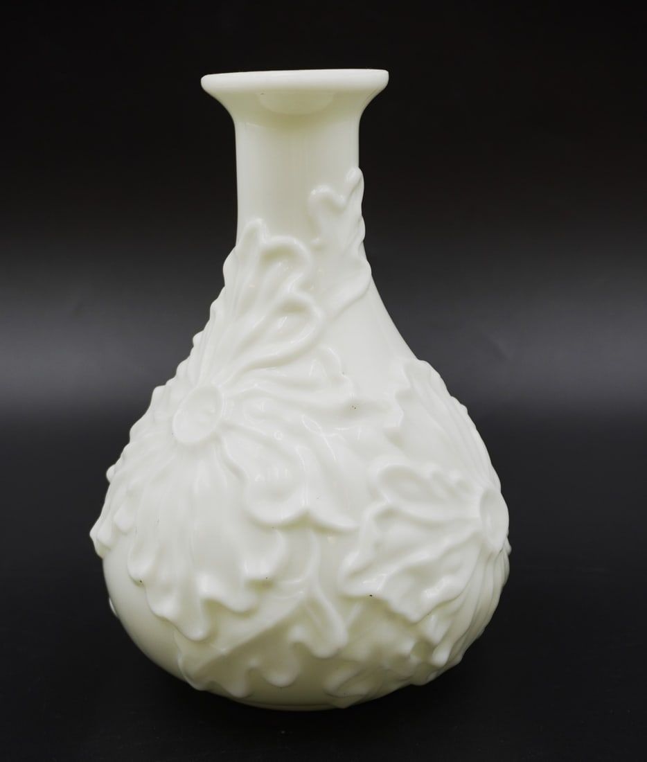 Lot 232: VINTAGE MILK GLASS DECANTER/VASE