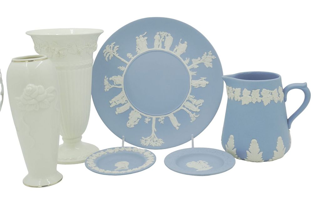 Lot 254: LARGE LOT POTTERY, PORCELAIN, AND CHINA - 6 PIECES