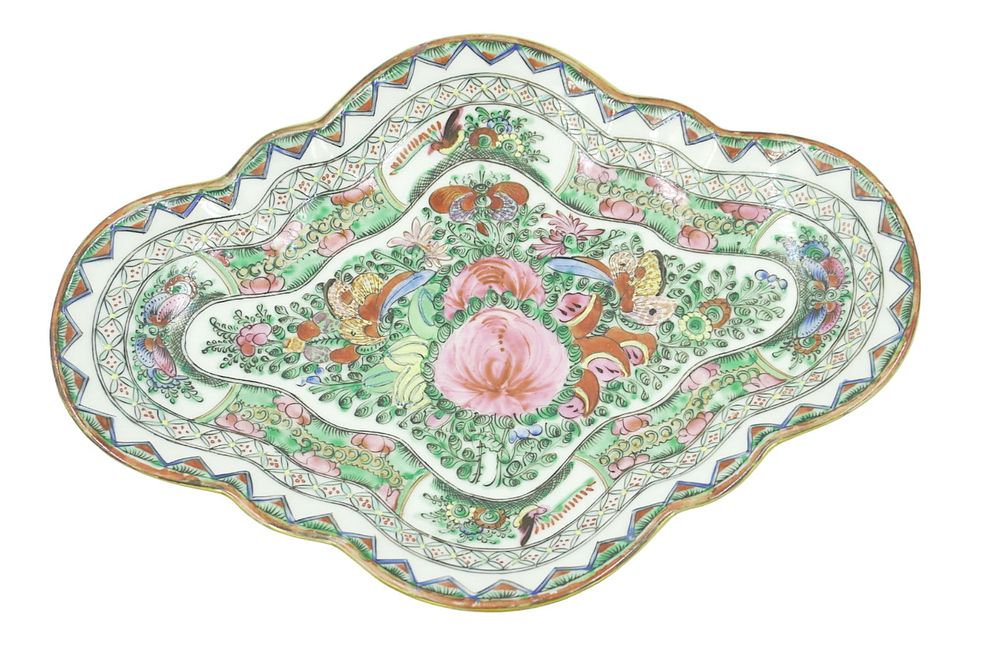 Lot 269: CHINESE EXPORT ROSE CANTON TAZZA