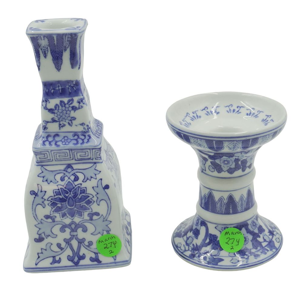 Lot 274: 2 BLUE & WHITE VINTAGE CANDLESTICKS