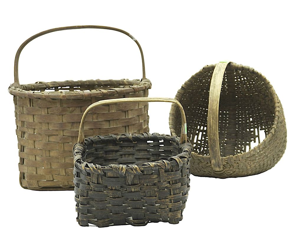 Lot 311: 3 ANTIQUE AMERICAN SPLINT BASKETS NEW ENGLAND