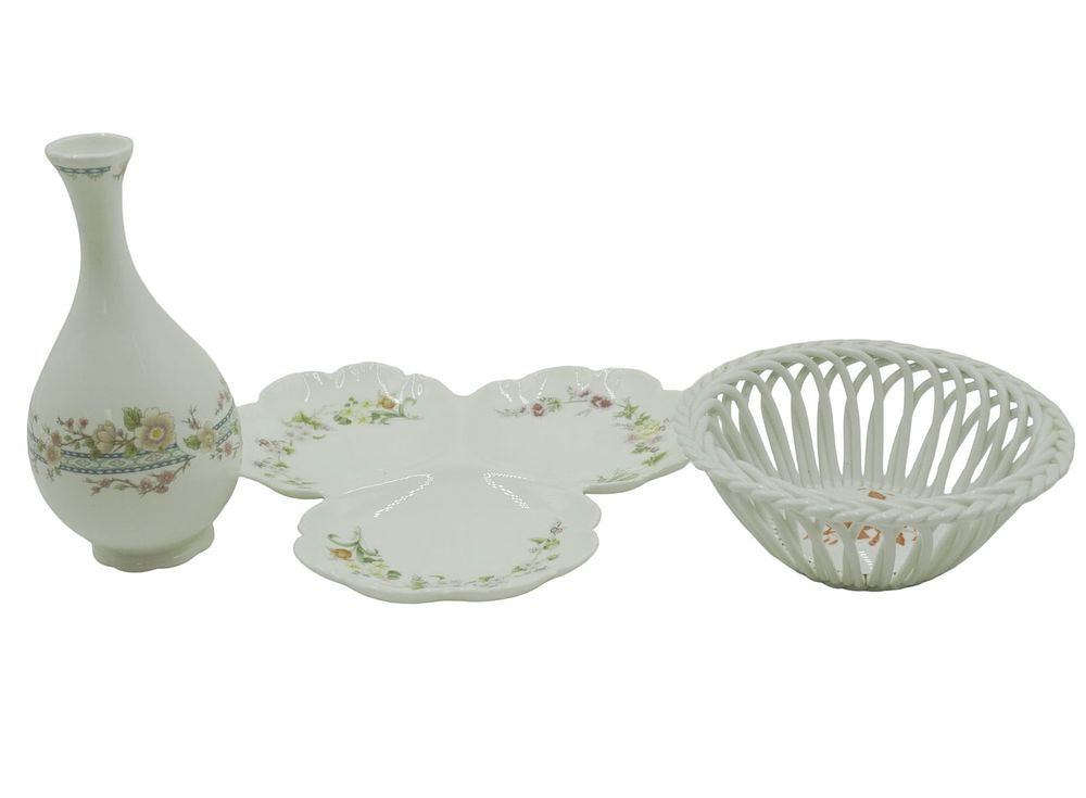 Lot 43: 3 PC HEREND, WEDGWOOD, COALPORT PORCELAIN