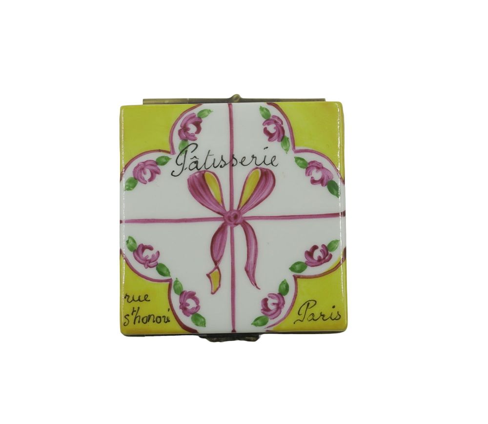 Lot 142: LIMOGES PATISSERIE BOX WITH CAKE INSIDE