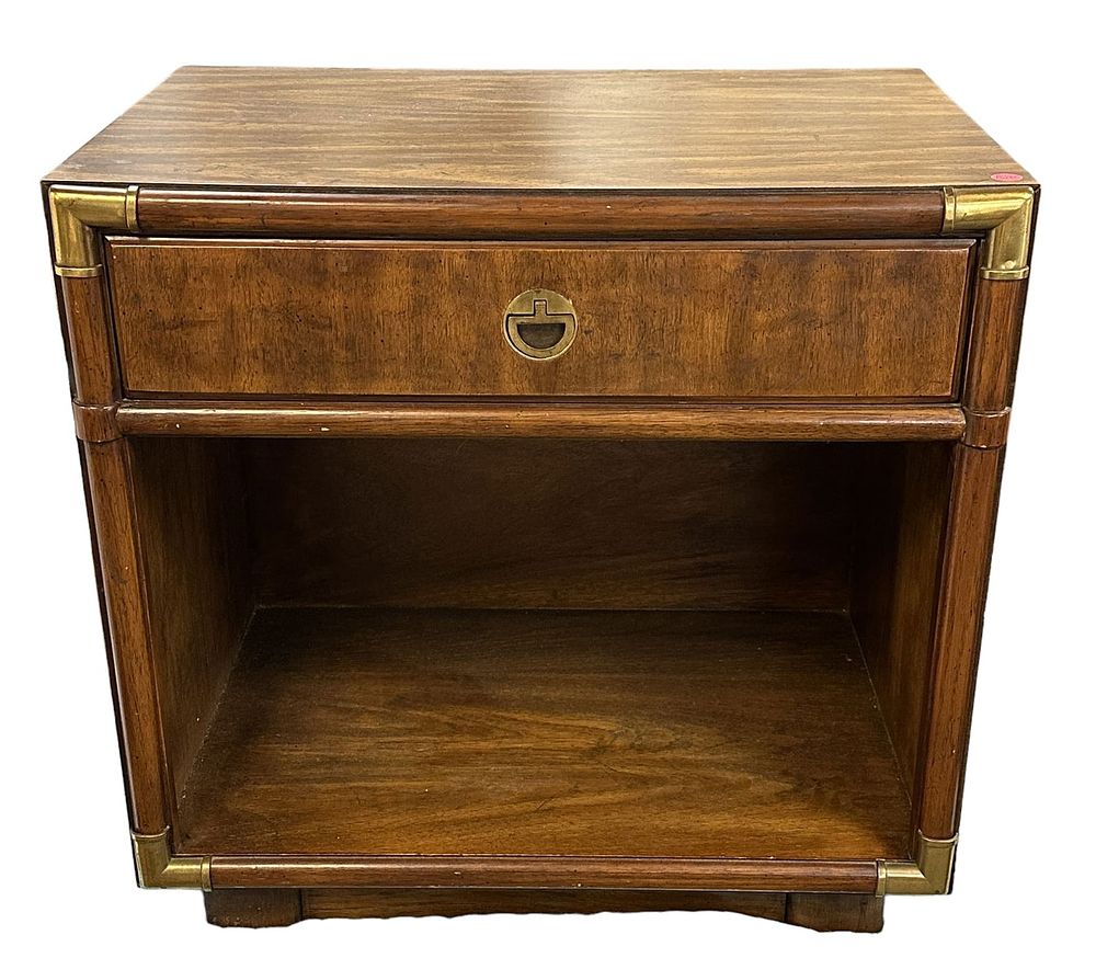 Lot 160: 1970s MID CENTURY DREXEL ACCOLADE CAMPAIGN STYLE NIGHTSTAND