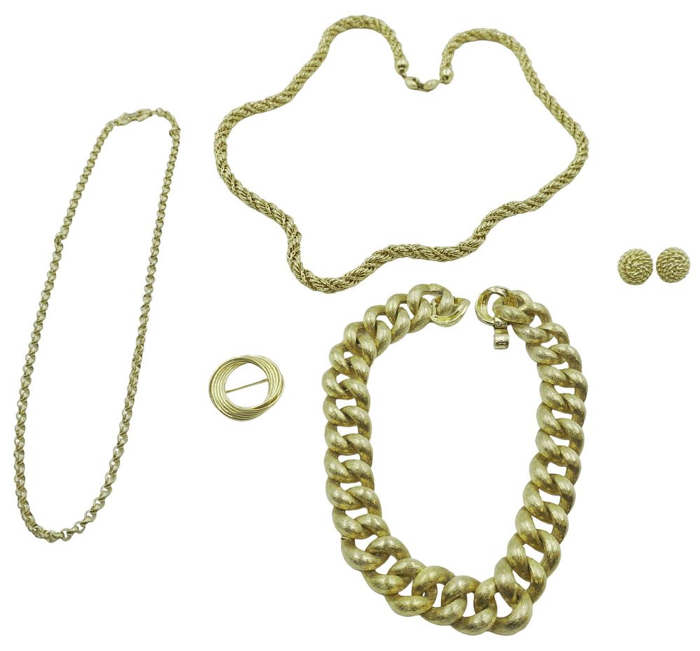 Lot 238: LOT OF COSTUME JEWELRY - 6 PIECES TOTAL