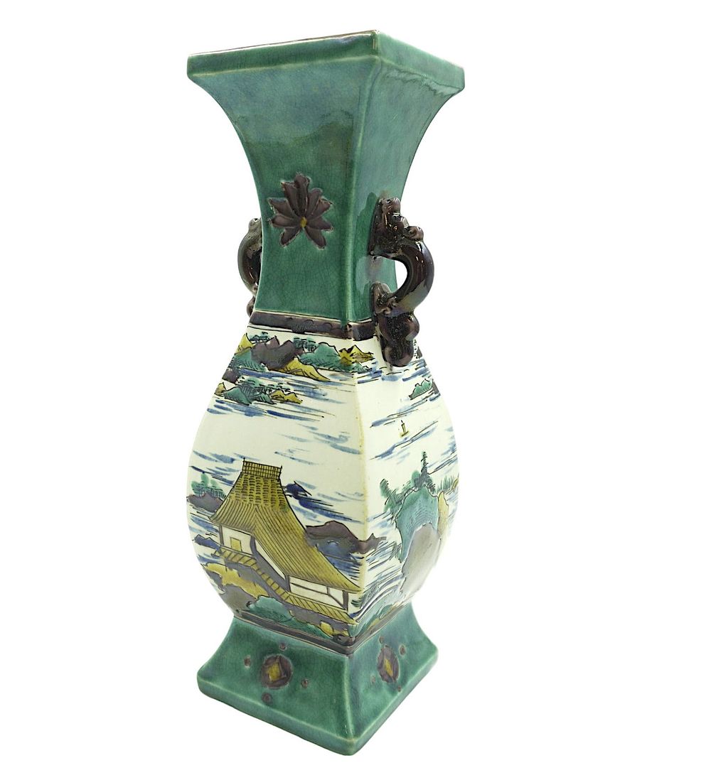 Lot 244: ANTIQUE SANCAI CHINESE VASE