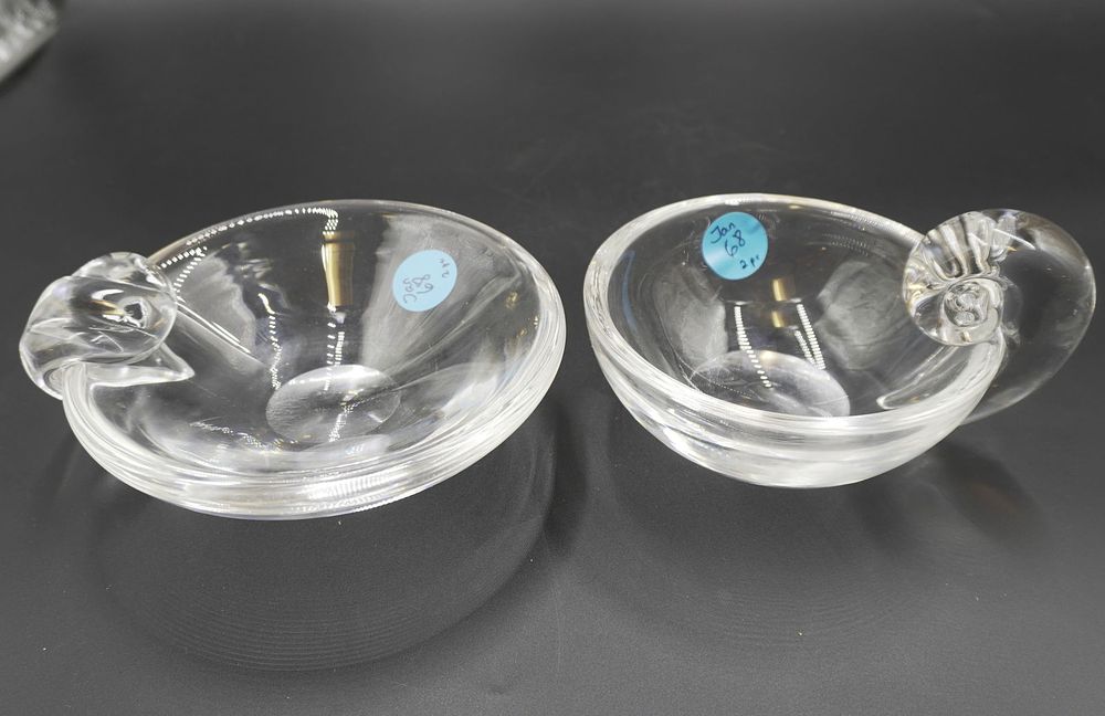Lot 68: 2 VINTAGE MID CENTURY STEUBEN GLASS BOWLS