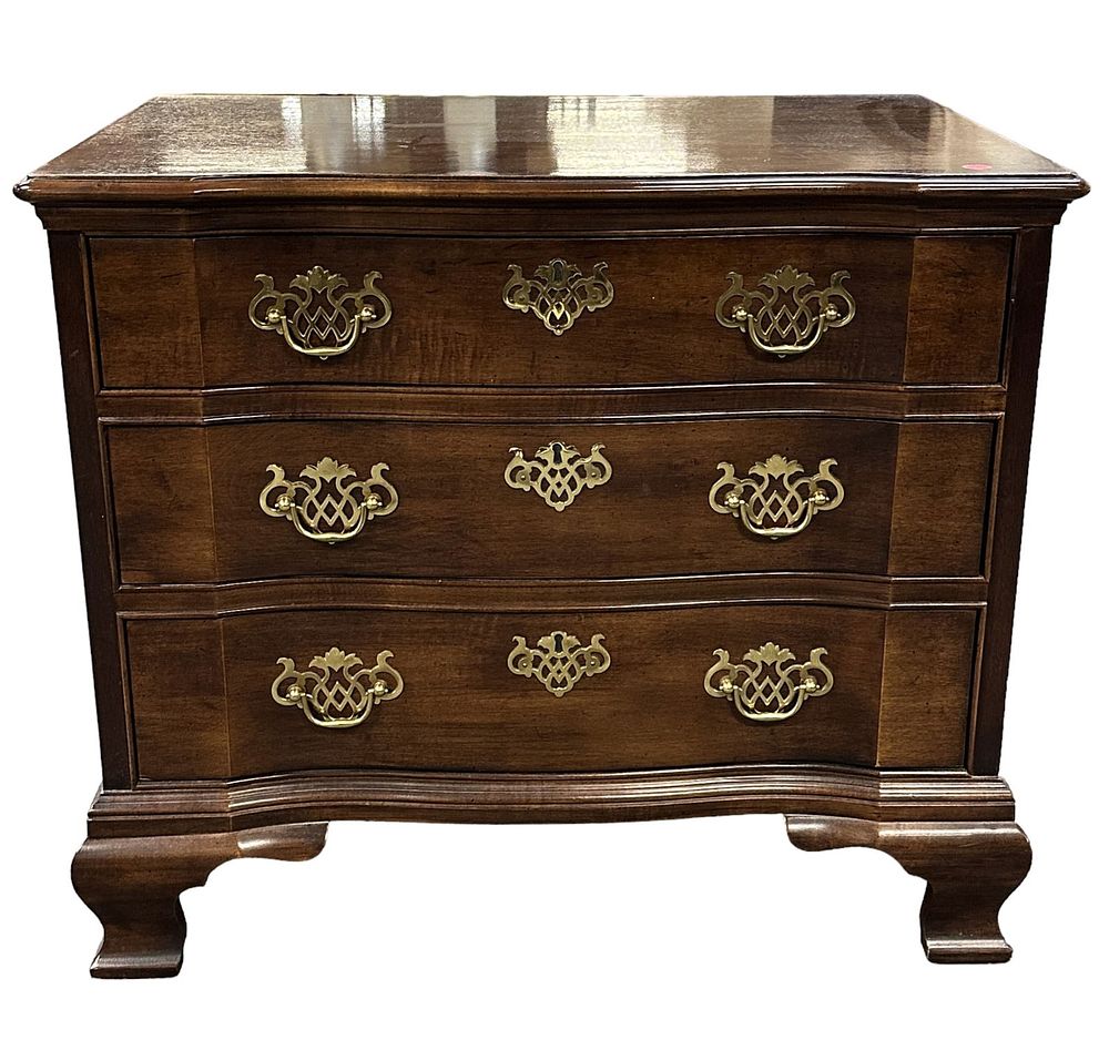 Lot 69: HENREDON CHIPPENDALE 3 DRAWER NIGHTSTAND