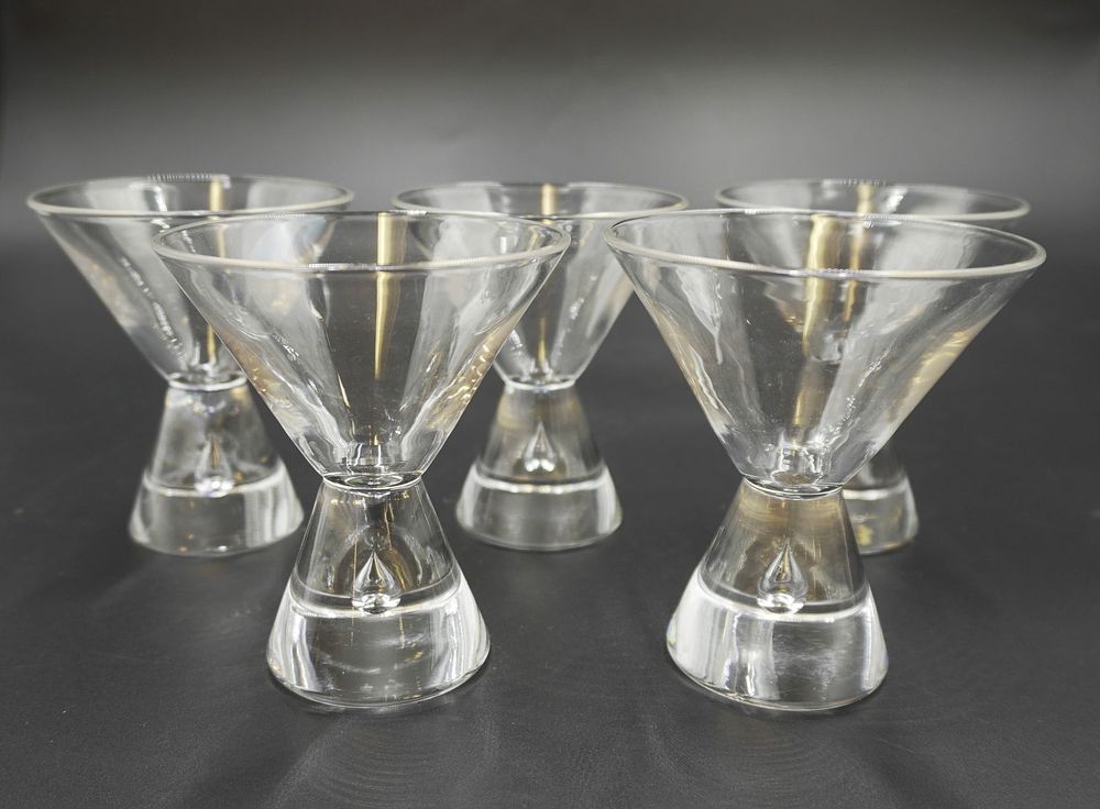 Lot 103: 5 MCM STEUBEN COCKTAIL GLASSES #7826