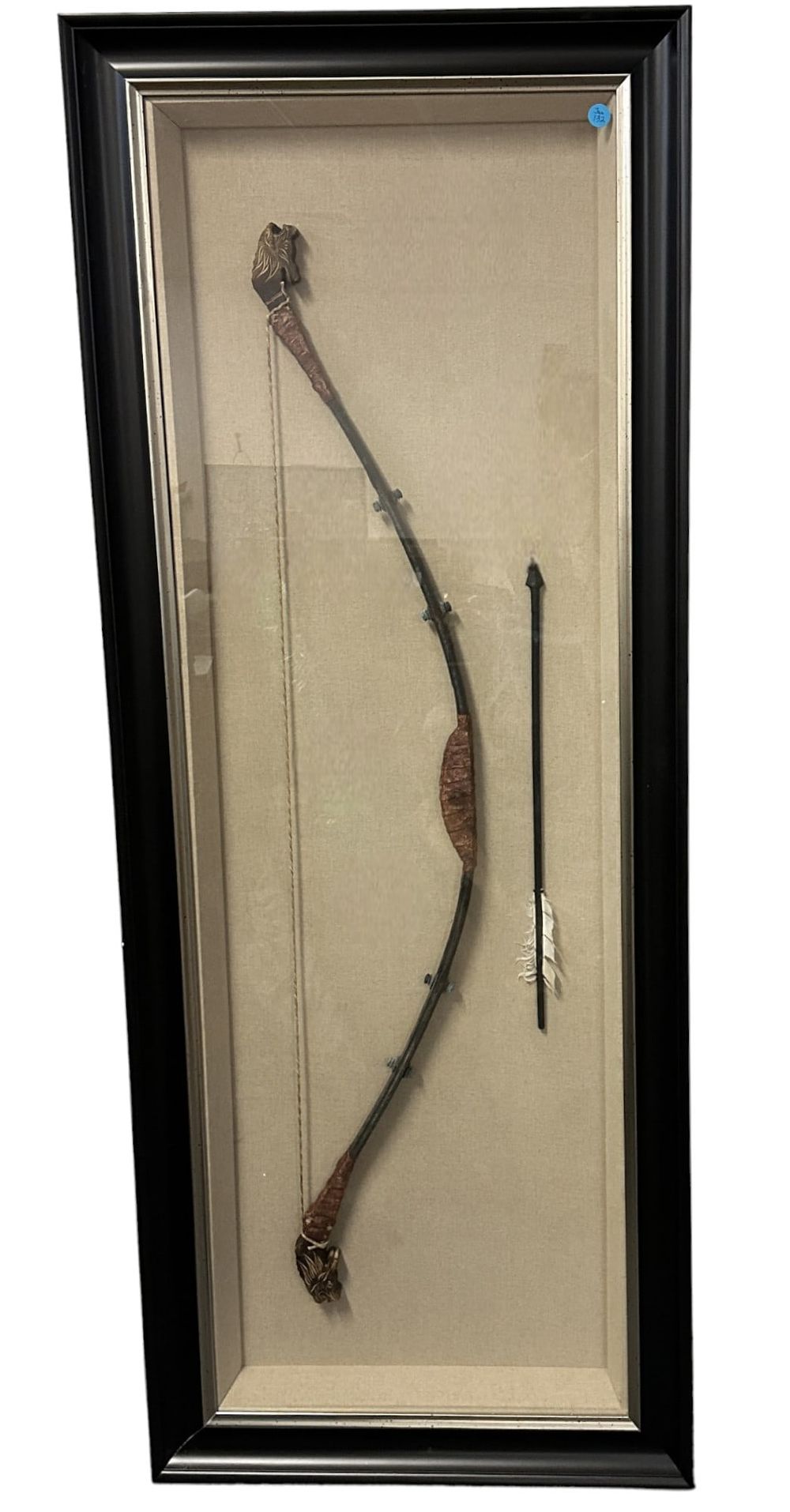 Lot 132: LARGE AFRICAN ANTIQUE BOW & ARROW IN SHADOWBOX FRAME