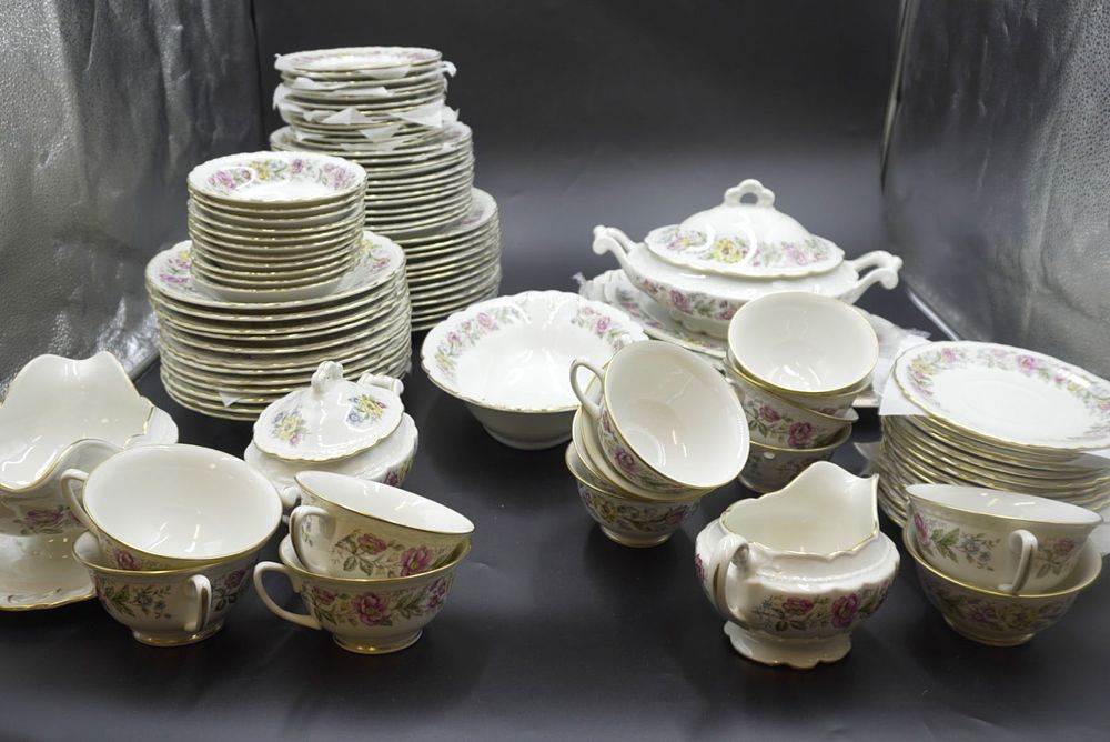 Lot 209: "LORD MAYFAIR" EMBASSY US VITRIFIED CHINA - 91 PIECE
