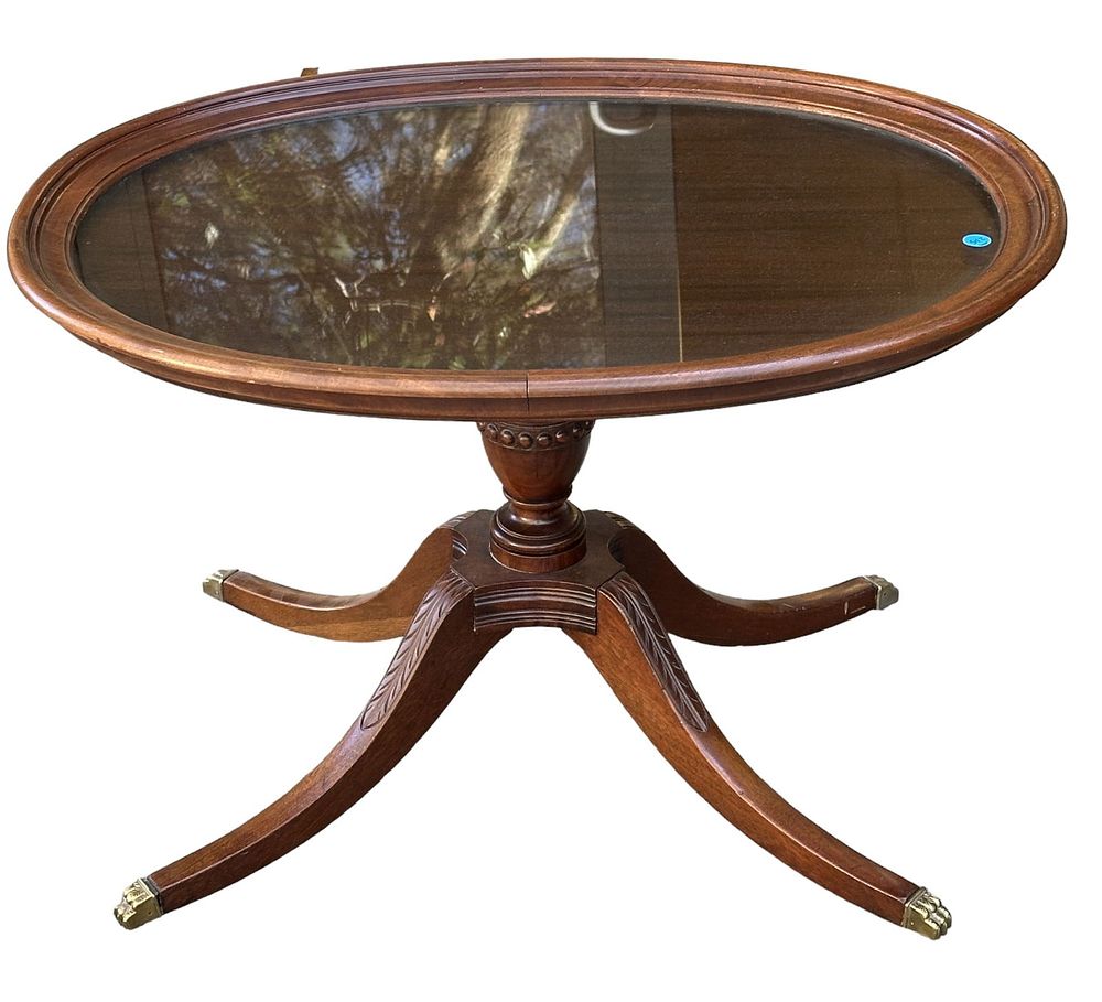 Lot 215: ANTIQUE AMERICAN TRAY TABLE