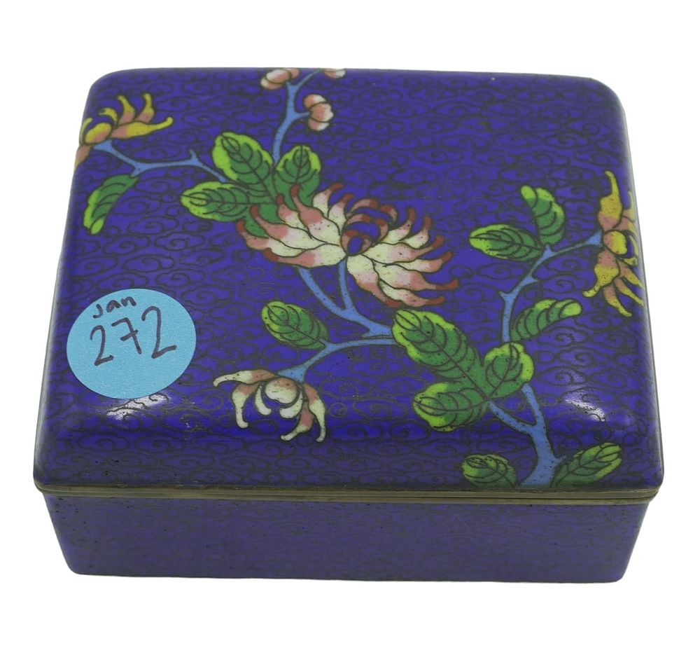 Lot 272: ANTIQUE CHINESE CLOISONNÉ BLUE FOOTED BOX
