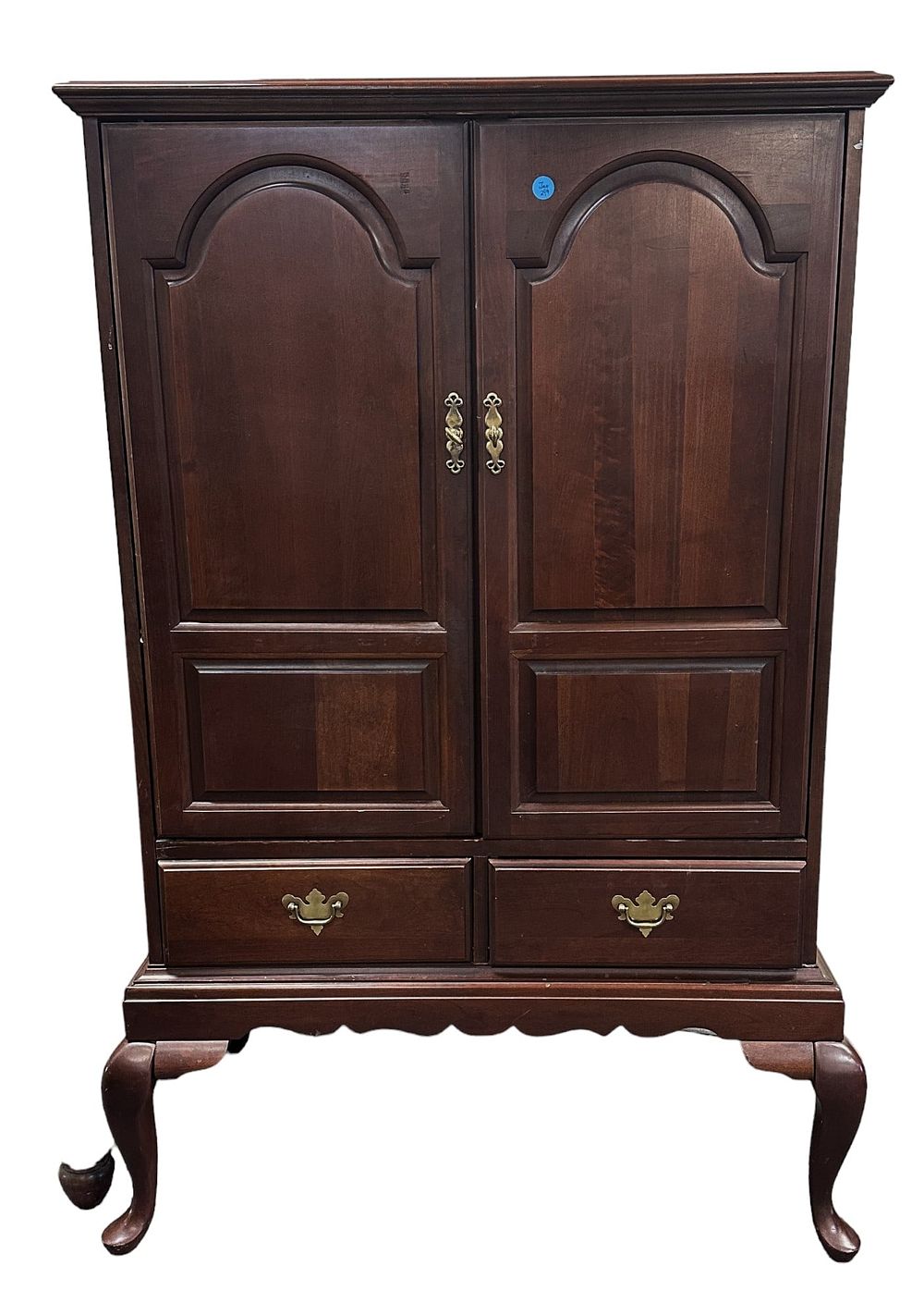 Lot 299: VINTAGE CHERRY ENTERTAINMENT CENTER