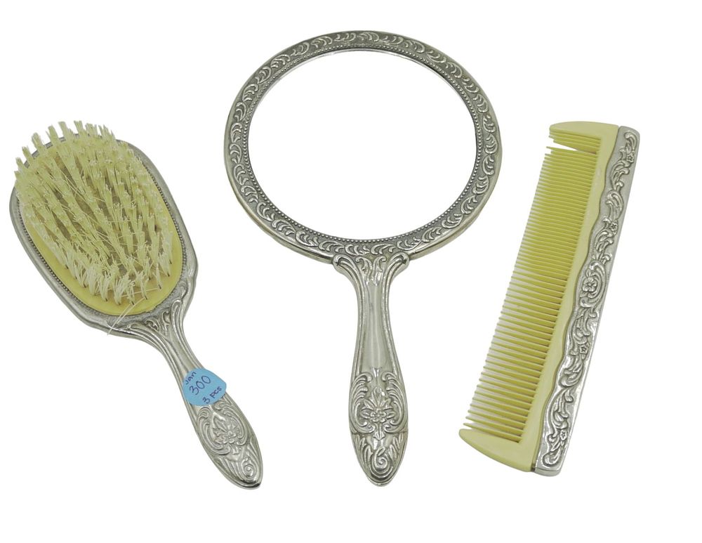 Lot 300: VINTAGE 3 PIECE SILVERPLATE VANITY SET
