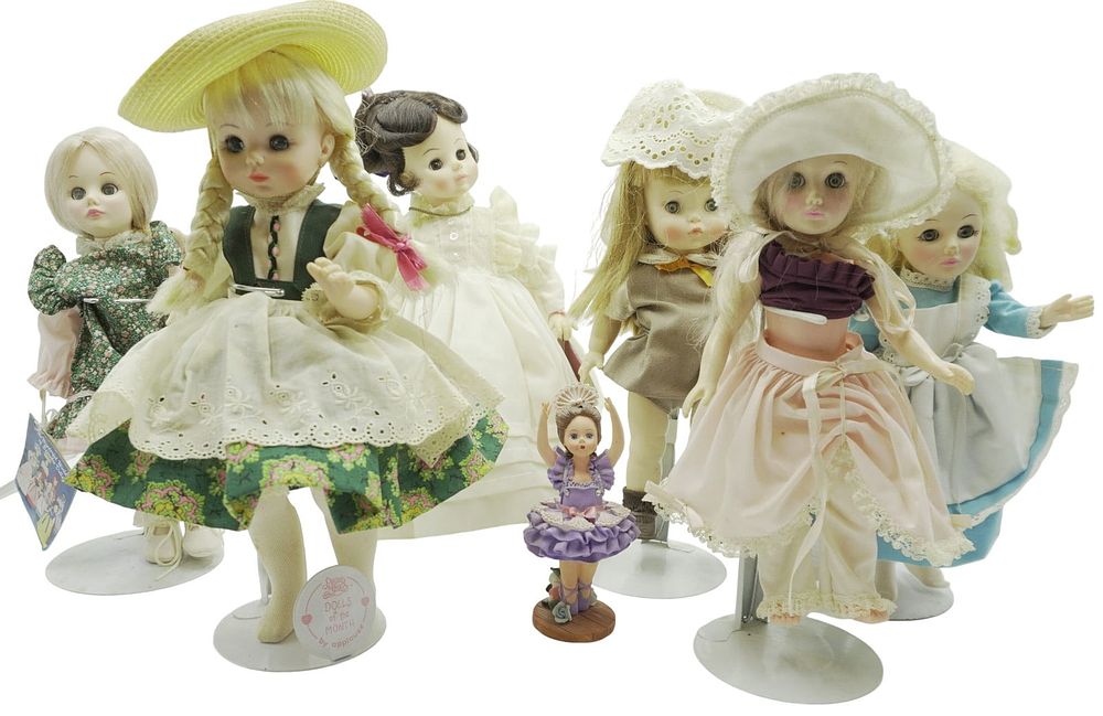 Lot 305: GROUP OF 7 VINTAGE MADAME ALEXANDER & EFFANBEE DOLLS