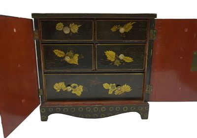 ANTIQUE EARLY 19TH C ASIAN STORAGE BOX. Early 19th c Lacquer Asian Storage Box. 5 Drawers with 