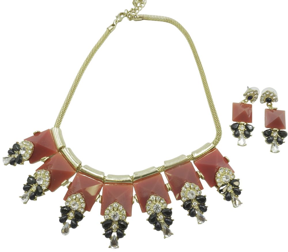 Lot 219: ART DECO STYLE DEMI PARURE NECKLACE & EARRINGS