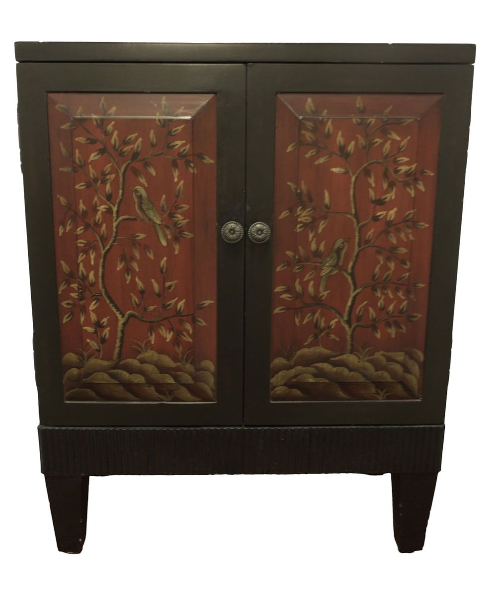 Lot 233: HAND PAINTED 2 DOOR SMALL CABINET